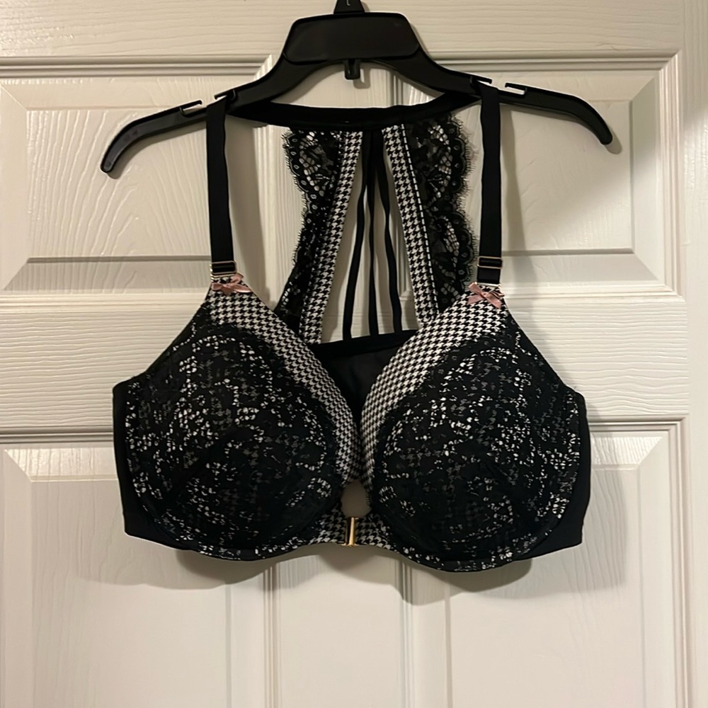 Cacique by Lane Bryant Houndstooth Front Close Bra with Lace Trim
